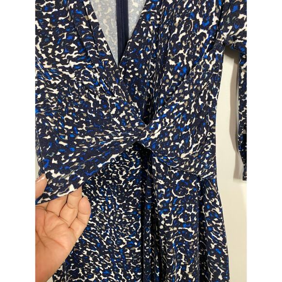 Ann Taylor Animal Print V-Neck Faux Wrap Jersey Dress Size Medium Petite - Picture 3 of 8